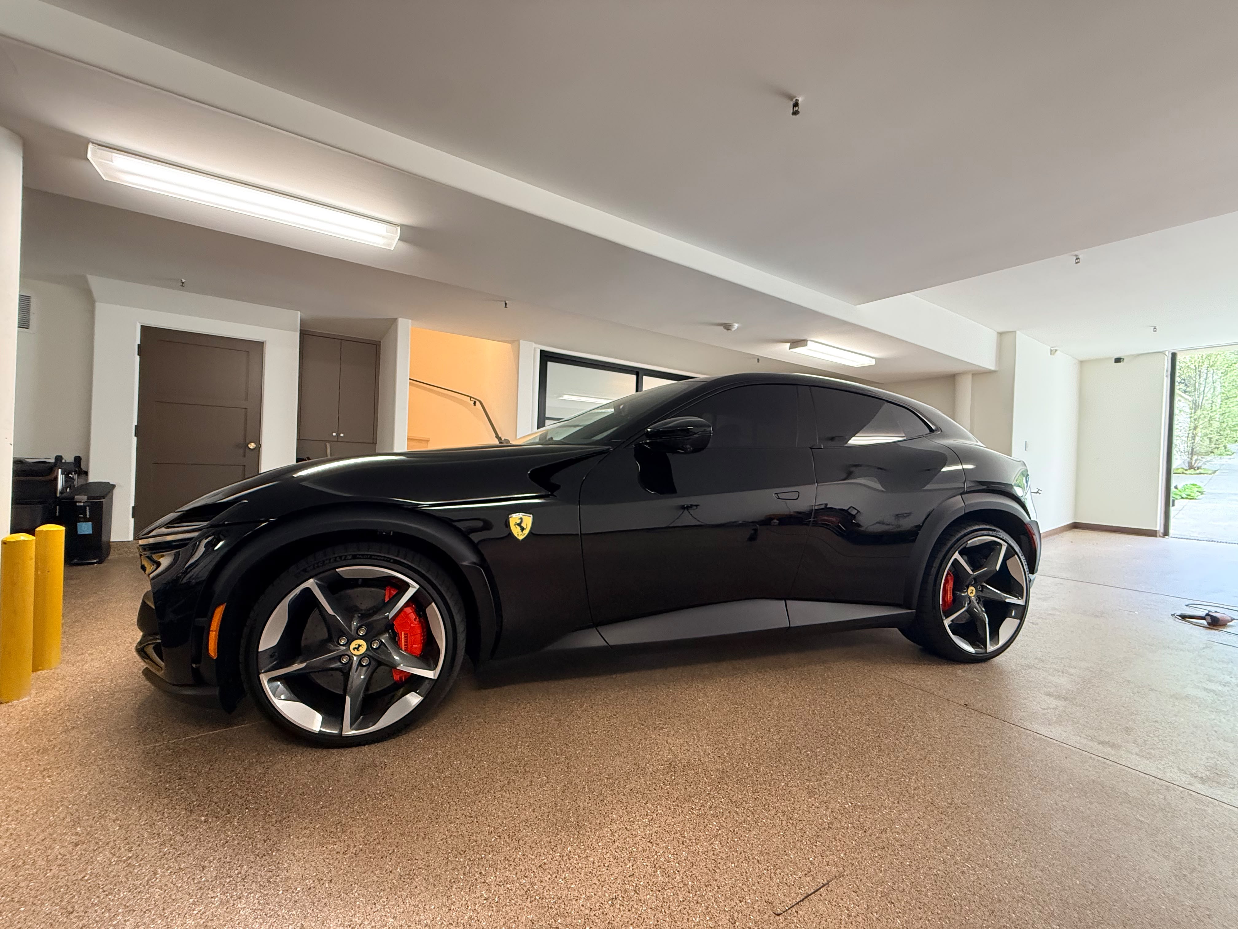 Ferrari Purasangue 5